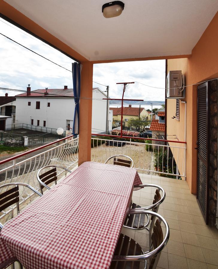 Apartments Mira Starigrad Paklenica Quarto foto
