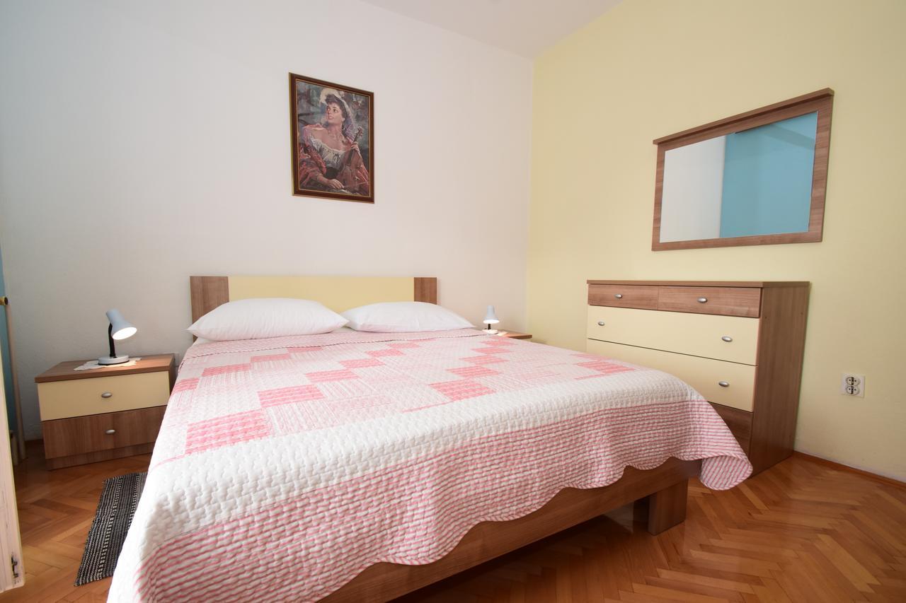 Apartments Mira Starigrad Paklenica Quarto foto