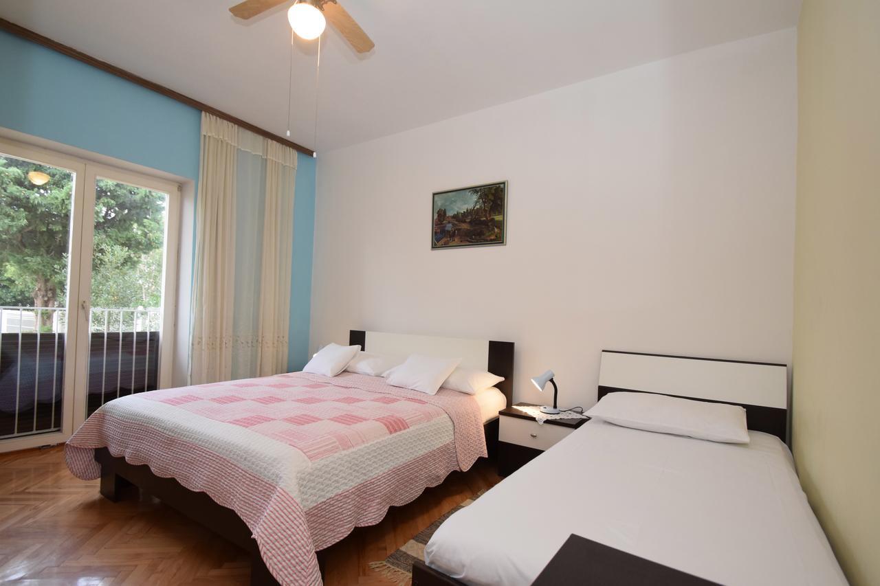 Apartments Mira Starigrad Paklenica Quarto foto