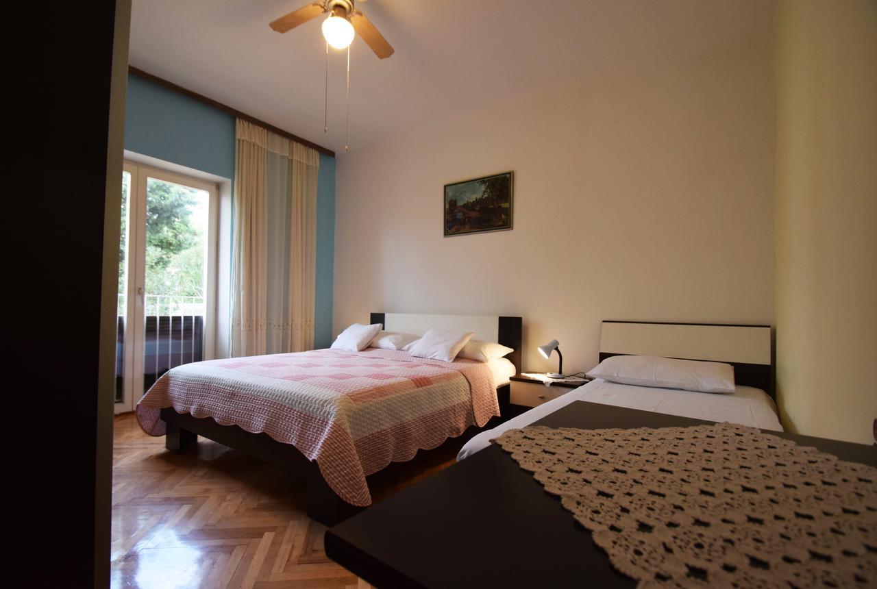Apartments Mira Starigrad Paklenica Quarto foto